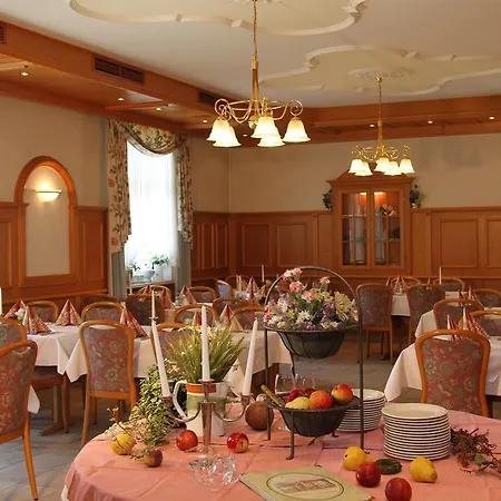 Zilks Landgasthof Zum Frauenstein イン Weiding